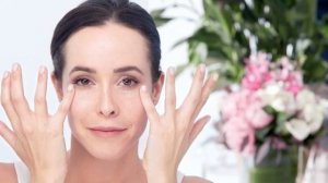 How to Get Rid of Crows Feet | LiftActiv Eyes and Eyelash Serum | Vichy USA