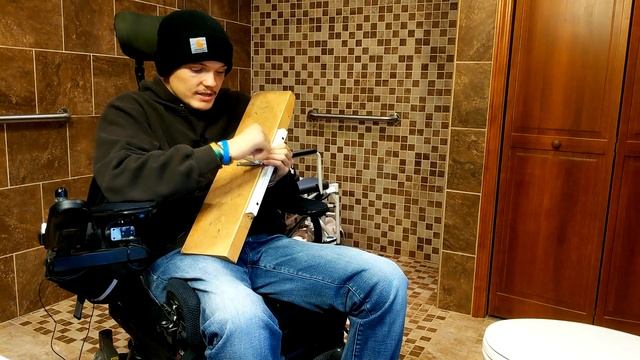 Cutting Fingernails Without Finger Function - How To | Quadriplegic (C5,C6,C7) смотреть онлайн