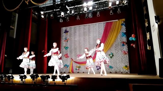 Башкирский лирический танец. Ансамбль "Дуслык" смотреть онлайн