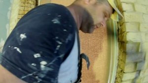 Монтаж штукатурного приоконного профиля и штукатурка откоса под старину