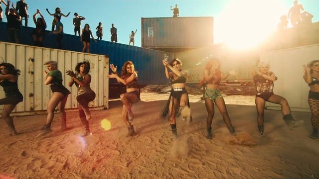 Wisin - Que Viva La Vida (Official Video)