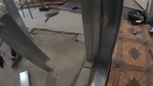 угол из профиля в перегородке