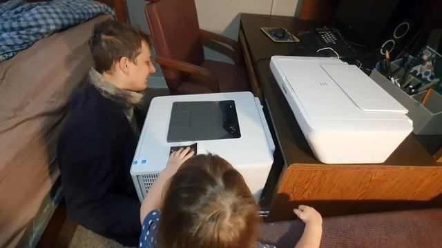 1223 Купили цветной лазерный принтер HP M454dn | Загнали белку на стену. смотреть онлайн