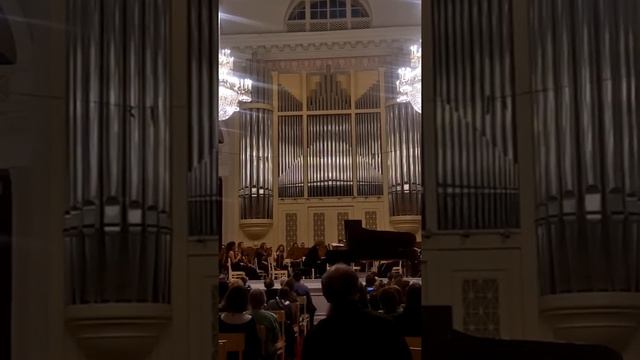 Иван Бессонов (Ivan Bessonov) в Санкт-Петербурге 01.01.2019 г. (А. Лядов, Вальс E-dur op. 57 № 2) смотреть онлайн