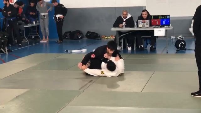 Джабраил. Синий пояс выиграл чёрный пояс