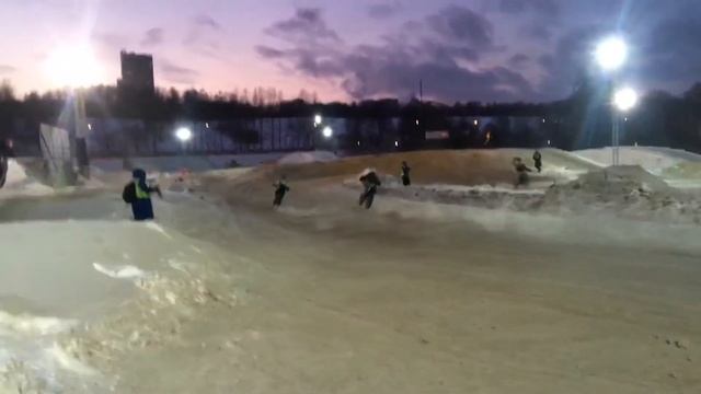 Чемпионат Москвы по мотокроссу. Крылатское Класс 125 2т/4т от 13 до 17 лет смотреть онлайн
