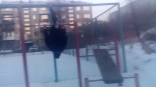 ВЫУЧИЛ ГРОБИК И ГРОБИК НА 180 ЧУТЬ НЕ СОРВАЛСЯ С ТУРНИКА смотреть онлайн