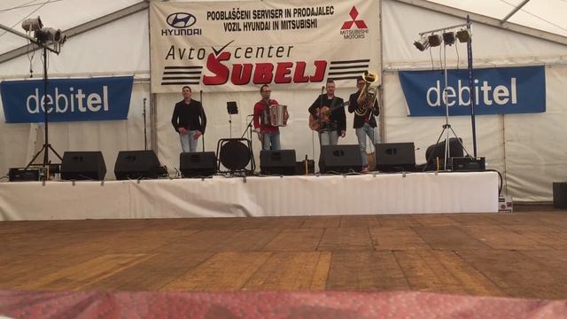 Skupina Artisti - Potepuška polka смотреть онлайн