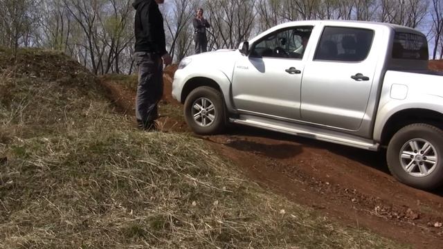 4x4. Тест Toyota Hilux.