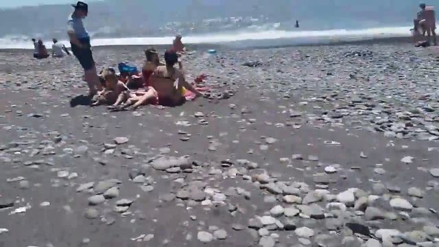 Копия видео "АДЛЕР. ПЛЯЖИ ЦЕНТРАЛЬНЫЕ: "МАНДАРИН" и "ЧАЙКА"." смотреть онлайн