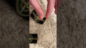 Как отличить оригинальный патч stone island от неоригинального (пали)