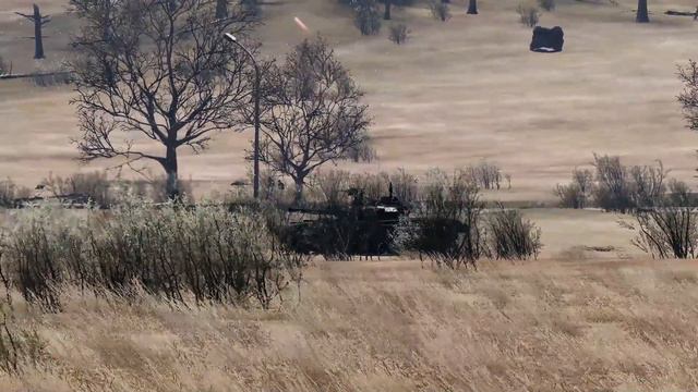 Seconds of the Russian T-72m attack, which was destroyed by a LEOPARD-2A6 tank on the Artemovsk bor смотреть онлайн