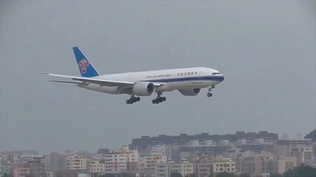 Shenzhen Airport China (SZX) Arrivals and Departures смотреть онлайн
