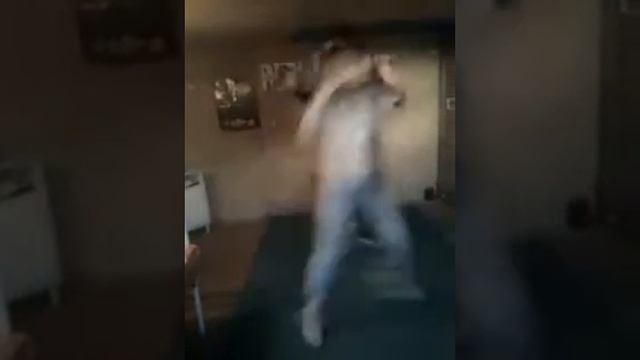 Зажигательный танец)прикол 2016 смотреть онлайн