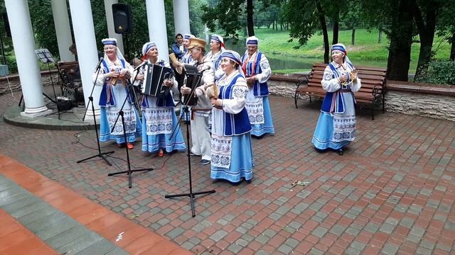 Танцы кому за...Выступление ансамбля Сябрына парк Фрунзе Витебск смотреть онлайн