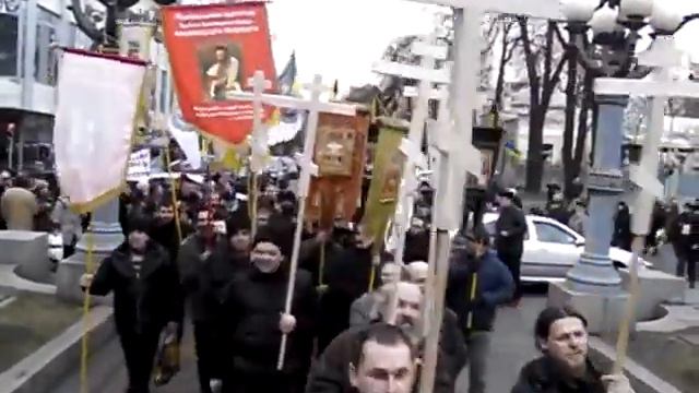 Киев 2 Крестных хода объединяются.avi смотреть онлайн