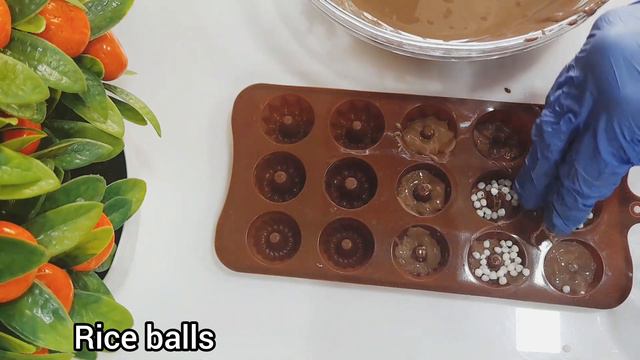 Festive Special 5 Different Types of Chocolate Recipe| Cadbury Nutties| Crackle Etc | Homemade смотреть онлайн