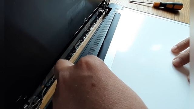 How to upgrade or replace the screen on a HP 15-da0998na (IPS from TN screen) смотреть онлайн