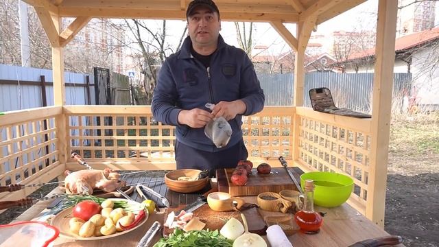 ШАШЛЫК ИЗ ОВОЩЕЙ , КУРИЦА НА МАНГАЛЕ, КАРТОШЕЧКА С САЛОМ!!! смотреть онлайн