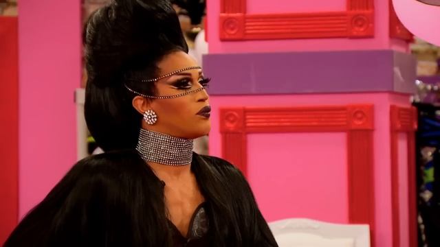 Milk and Trinity K Bonet "We're just a bunch of clowns, aren't we?" смотреть онлайн