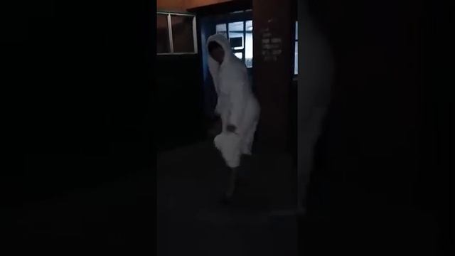 зож. девушка зажигает. девушка танцует смотреть онлайн