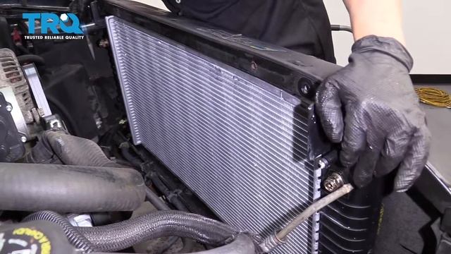 How To Replace Radiator 2000-06 Chevy Tahoe