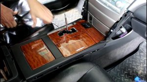 Замена лампочки подсветки селектора передач на Toyota Camry XV40 Тойота Камри 2007 года 2,4