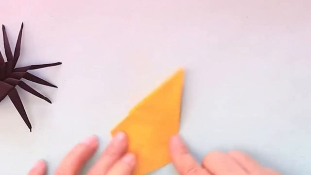 Как сделать реалистичного паука из бумаги на Хэллоуин смотреть онлайн