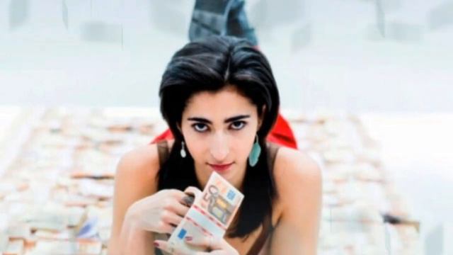 كل التفاصيل عن نيروبي نجمة la casa de papel الممثلة alba flores смотреть онлайн