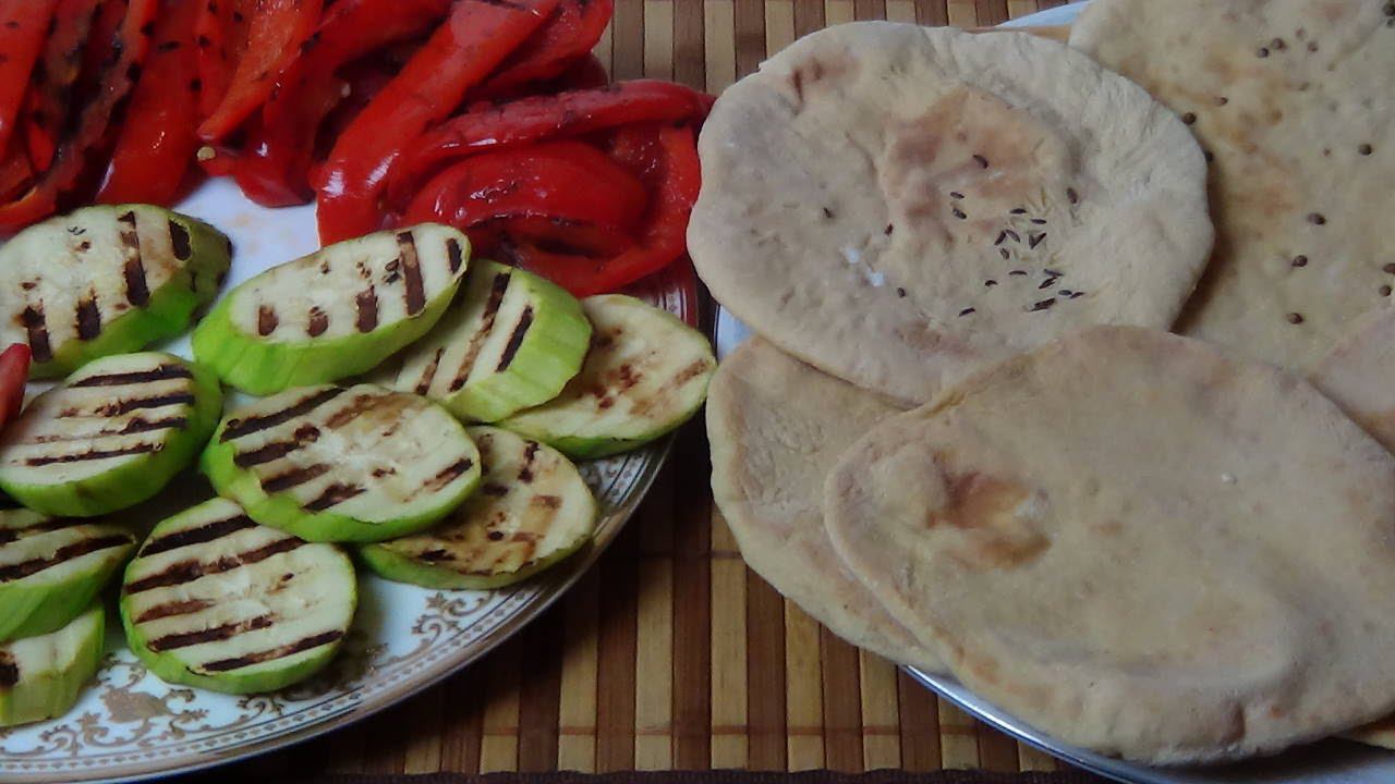 Лепёшки с тмином, кориандром и кунжутом. смотреть онлайн