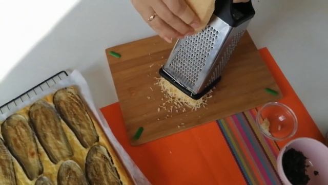 Потрясающе ВКУСНОЕ блюдо из кабачков и баклажанов / Закусочный рулет - украшение стола смотреть онлайн