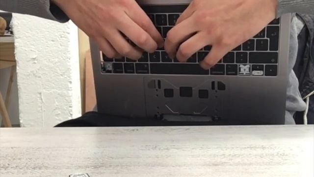 Réparation Clavier Apple MacBook TouchBar A1706 2017 - LOVITECH NANTES PRODUCTION