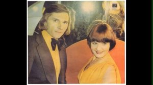 ЛИСТЬЯ ЖЁЛТЫЕ НАД ГОРОДОМ КРУЖАТСЯ.. Нора Бумбиере и Виктор Лапченок.