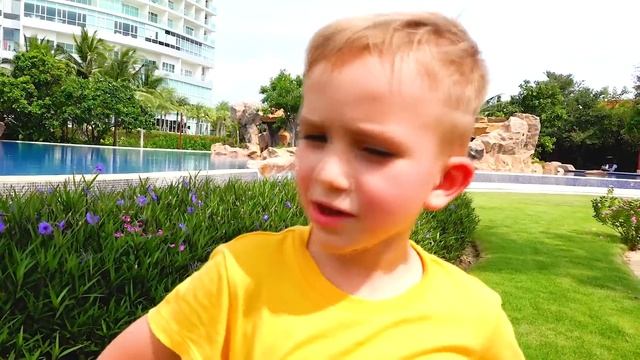 Child Superhero Vlad comes to help little Nikita смотреть онлайн