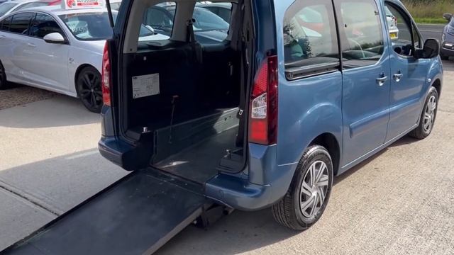 Citroen Berlingo 1.6 HDi VTR Multispace MPV Euro 5 5dr (Wheelchair Access) смотреть онлайн