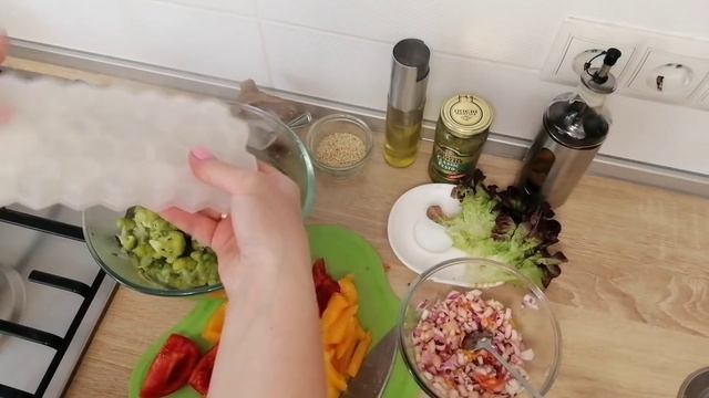 Этот салат помогает мне бороться с диабетом. Сахар как у здоровых и нет осложнений! Ем уже год! смотреть онлайн