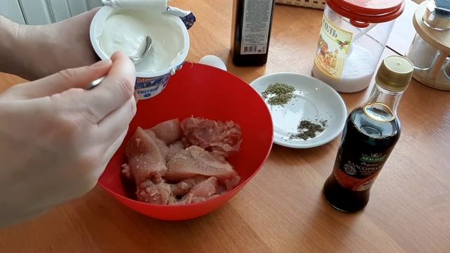 Куриное филе на гриле . В двух разных маринадах. смотреть онлайн