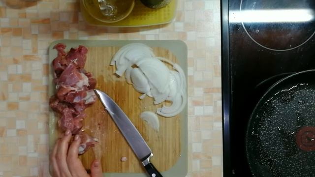 ИНДЕЙКА ЖАРЕНАЯ С ЛУКОМ. смотреть онлайн