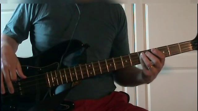 The Police - Walking on the moon (instrumental) live e-bass cover смотреть онлайн