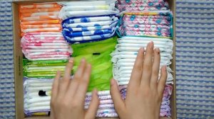 Видео для девочек у которых только начались месячные. Как приклеить прокладку , и так далее.