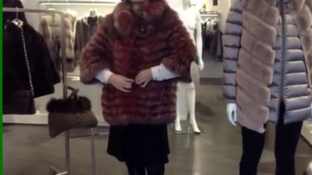 Шубка из колорированной лисы (Италия). смотреть онлайн