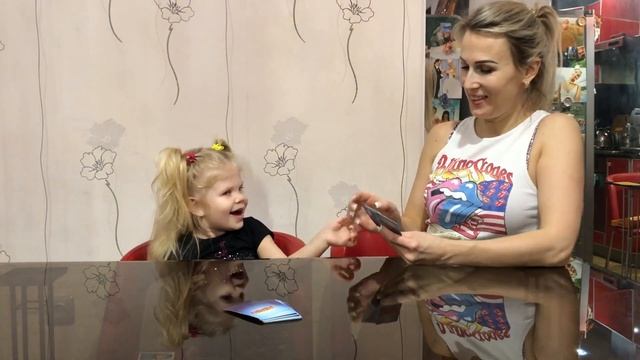 ЧЕЛЛЕНДЖ Мимика Эмодзи Веселая Игра Кто победит? / KRISTINKA Blondinka смотреть онлайн