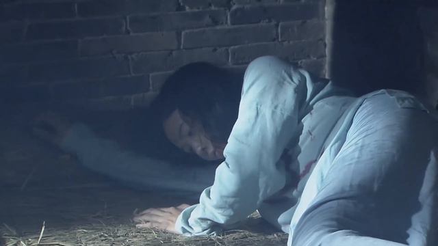 小伙馬上要被處決，不料敵方女高官直接拿刀搶人 смотреть онлайн