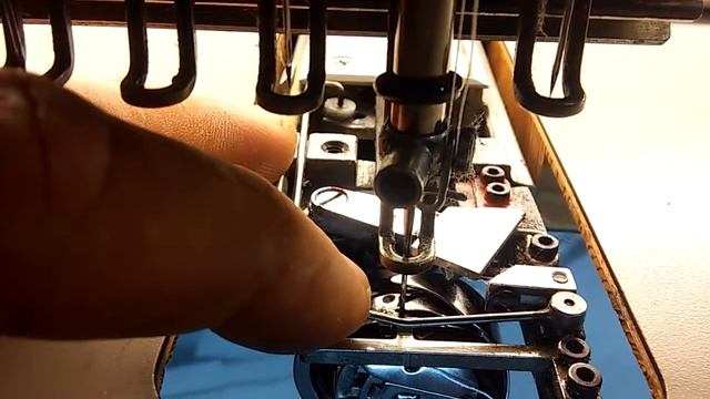 Положение челнока относительно иголки смотреть онлайн