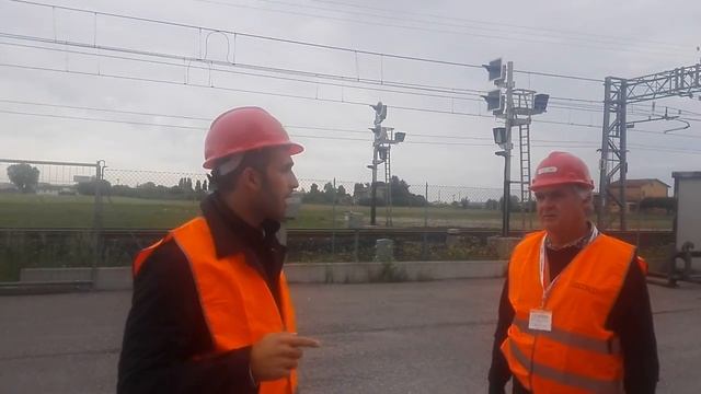 Бетонный завод Башенного типа. ЖБИ производство в Италии. Выгрузка инертных. смотреть онлайн