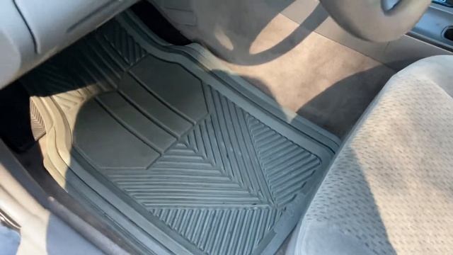 2004 Toyota Camry LE смотреть онлайн