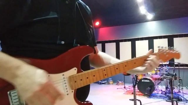 Тревел-гитара "Блюз Минуз" смотреть онлайн