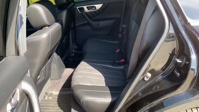 INFINITI QX70 S AWD