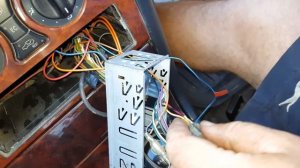 Установка магнитолы в MERCEDES 210