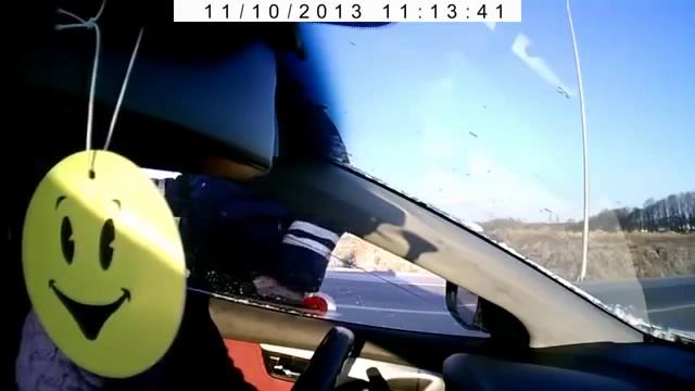 Девушка проучила ГАИшника After studying for a police woman смотреть онлайн